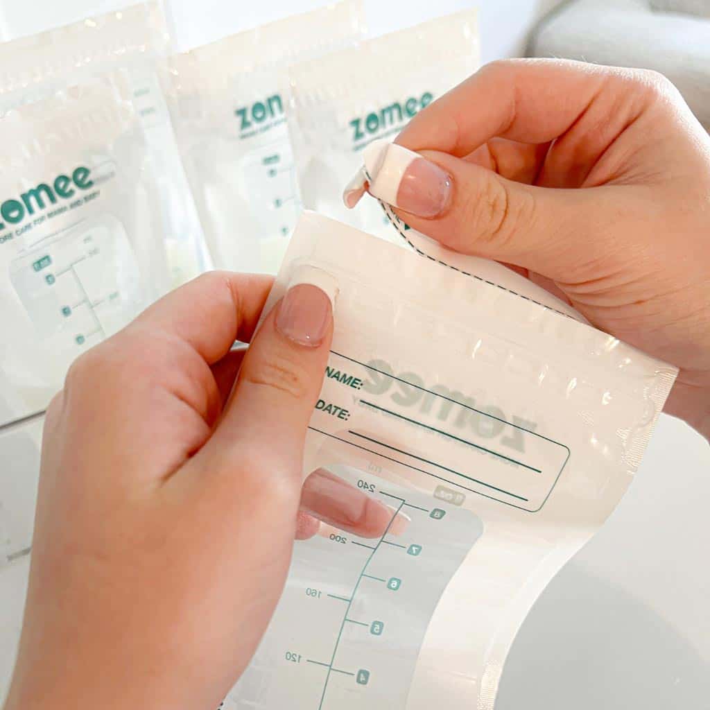 Zomee Breast Milk Storage Bag, 8 Oz - Image 3