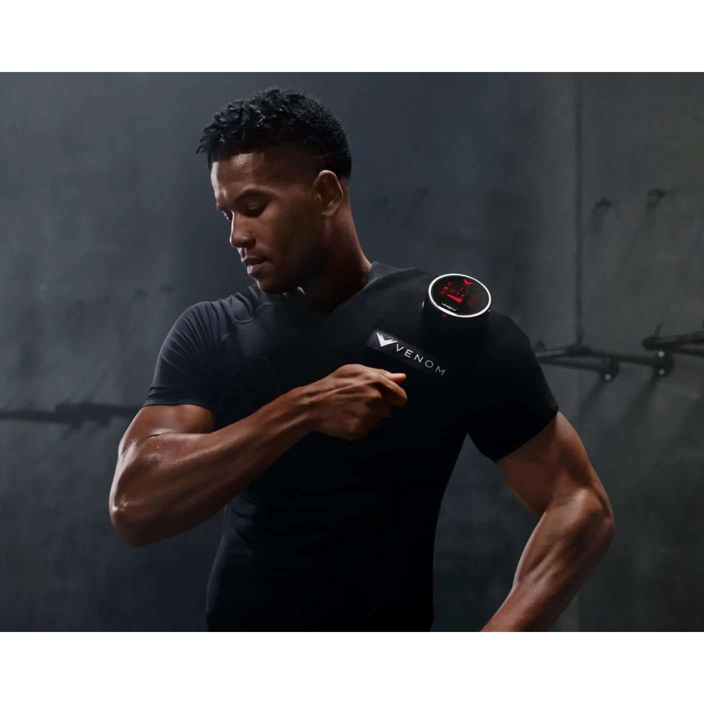 Hyperice Venom Left Shoulder Heat And Vibration Wrap - Image 3