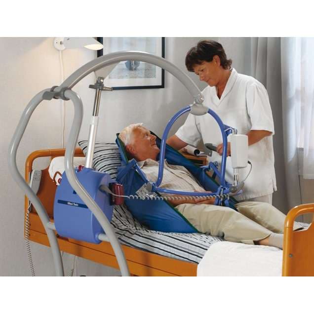 Arjo Maxi Twin power patient lift - Image 2