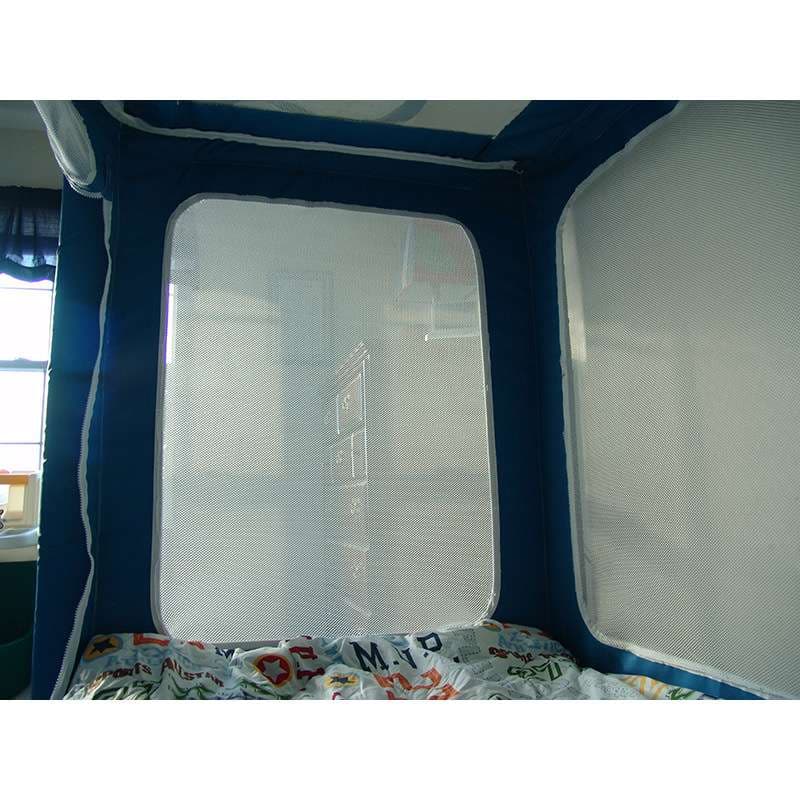 Noah’s enclosed canopy bed - Image 6