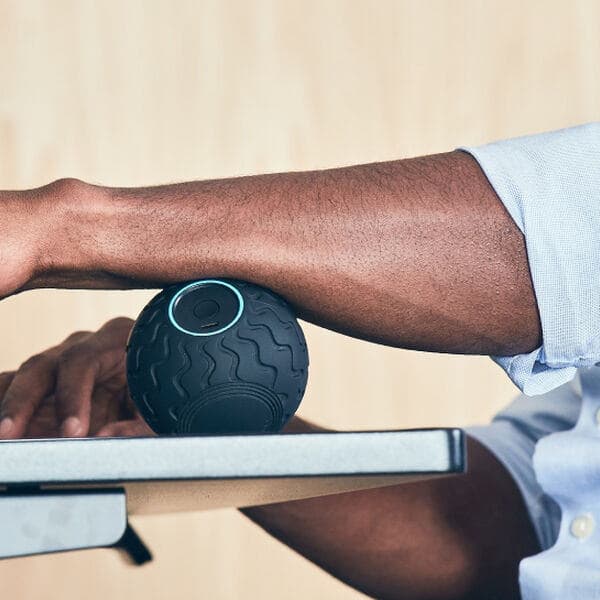 Therabody Wave Solo Vibration Therapy Exercise Ball, 3-2/5 Inch - Image 6