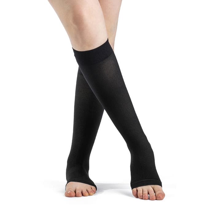 Sigvaris Dynaven Access Calf High Compression Socks 20-30 mmHg Open Toe, Large-Long, Black - Pair - Image 1