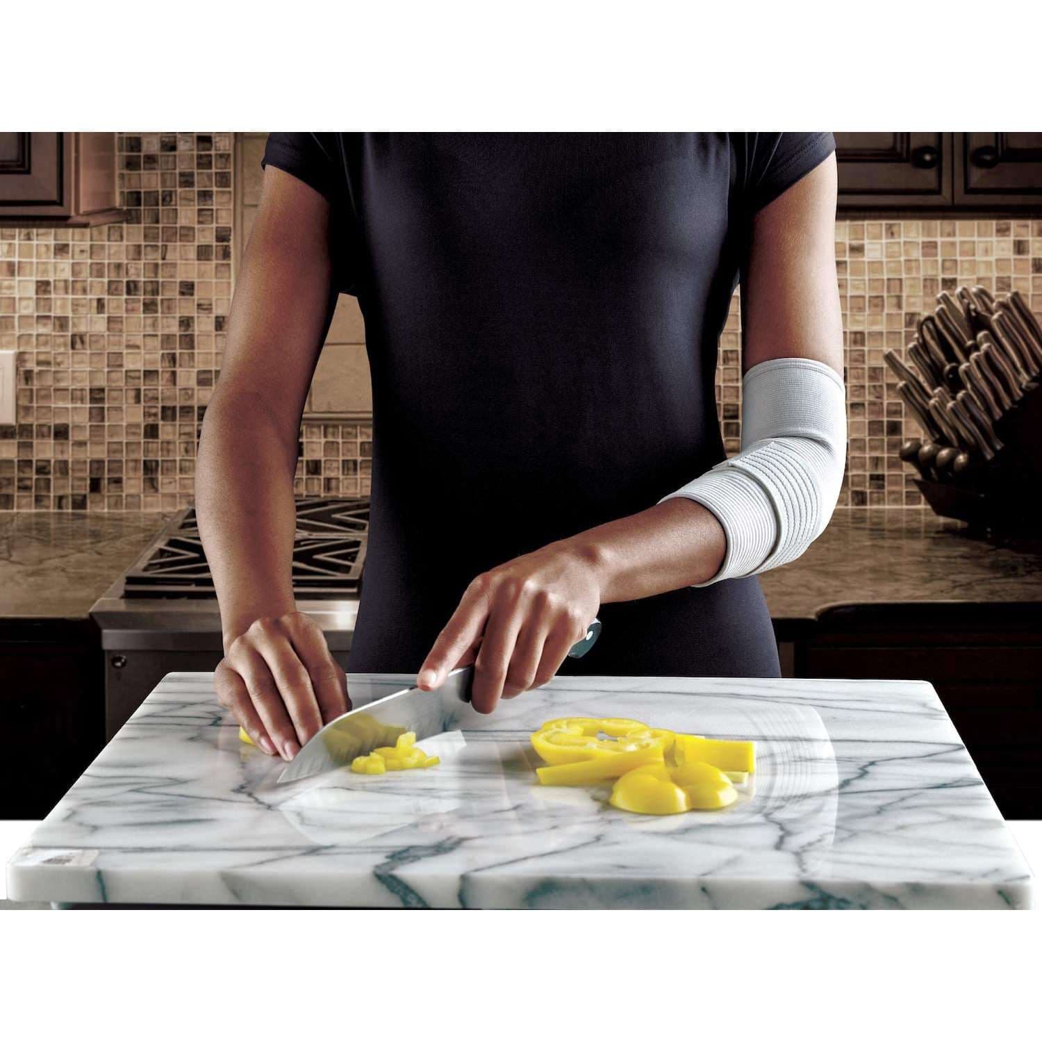 3M FUTURO Comfort Elbow with Pressure Pads - Image 2