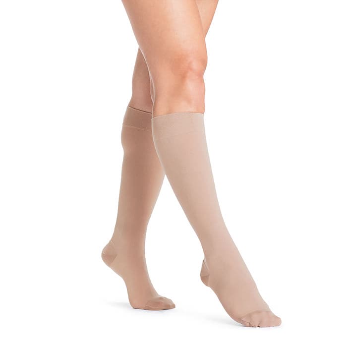 Sigvaris Dynaven Access Mens Calf High Compression Socks, 15-20 mmHg, Large-Short, Crispa - Pair - Image 1