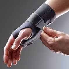 3M FUTURO Compression Stabilizing Wrist Brace - Image 2