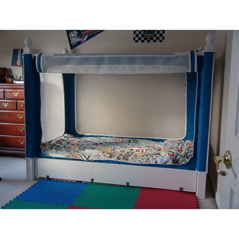 Noah’s enclosed canopy bed - Image 2