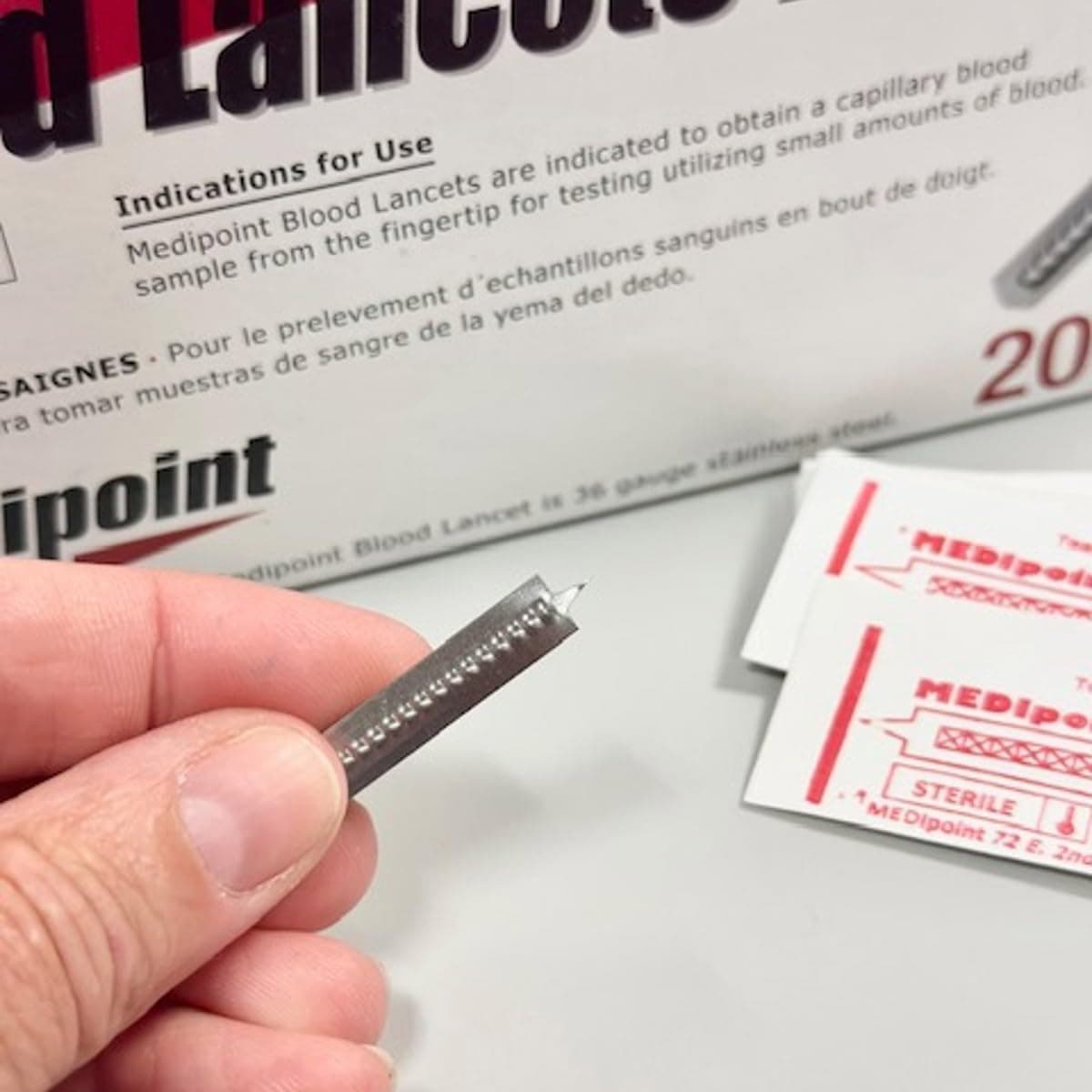 MEDIpoint Blade Style Lancet - Image 2