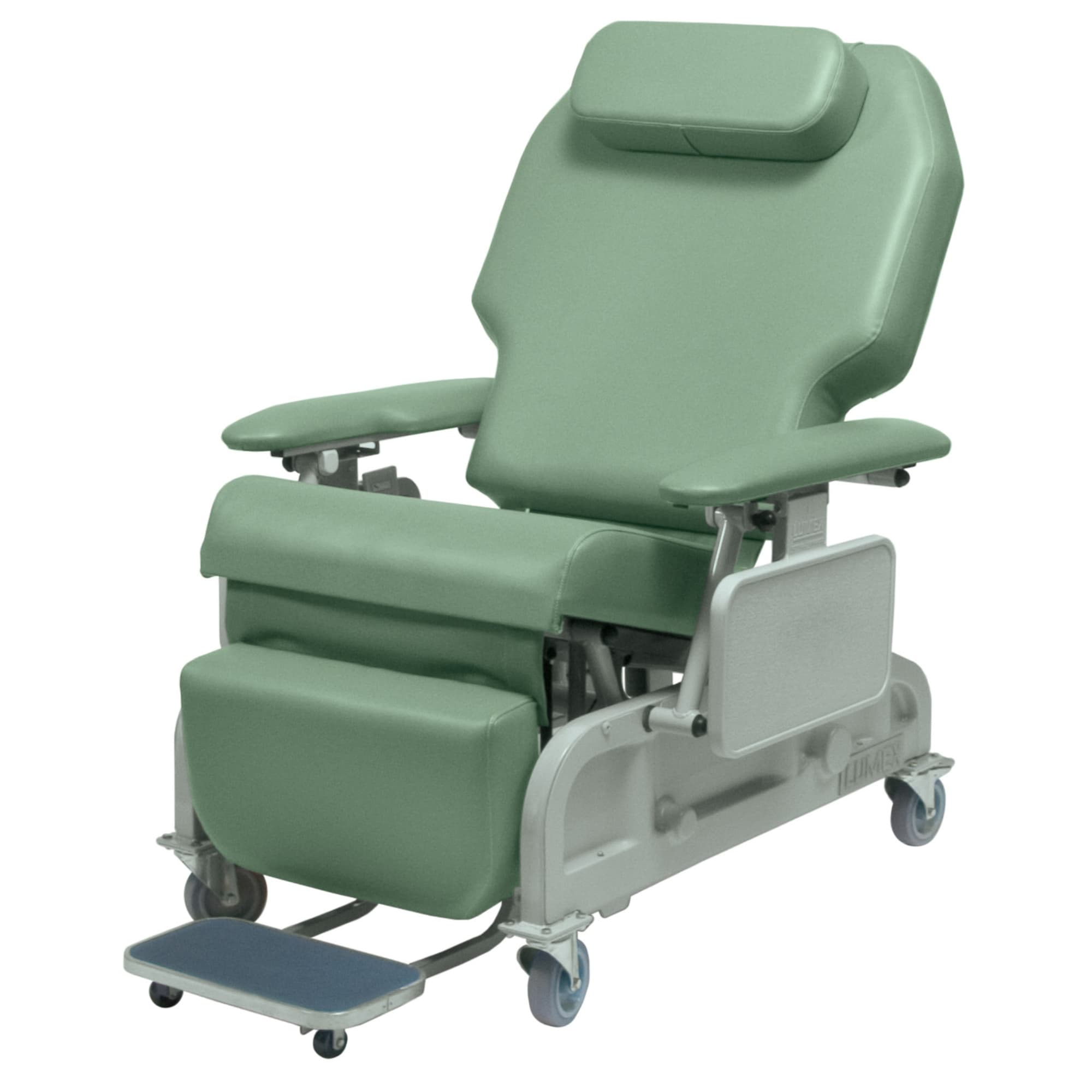 Lumex Powered Bariatric Recliner - Image 3