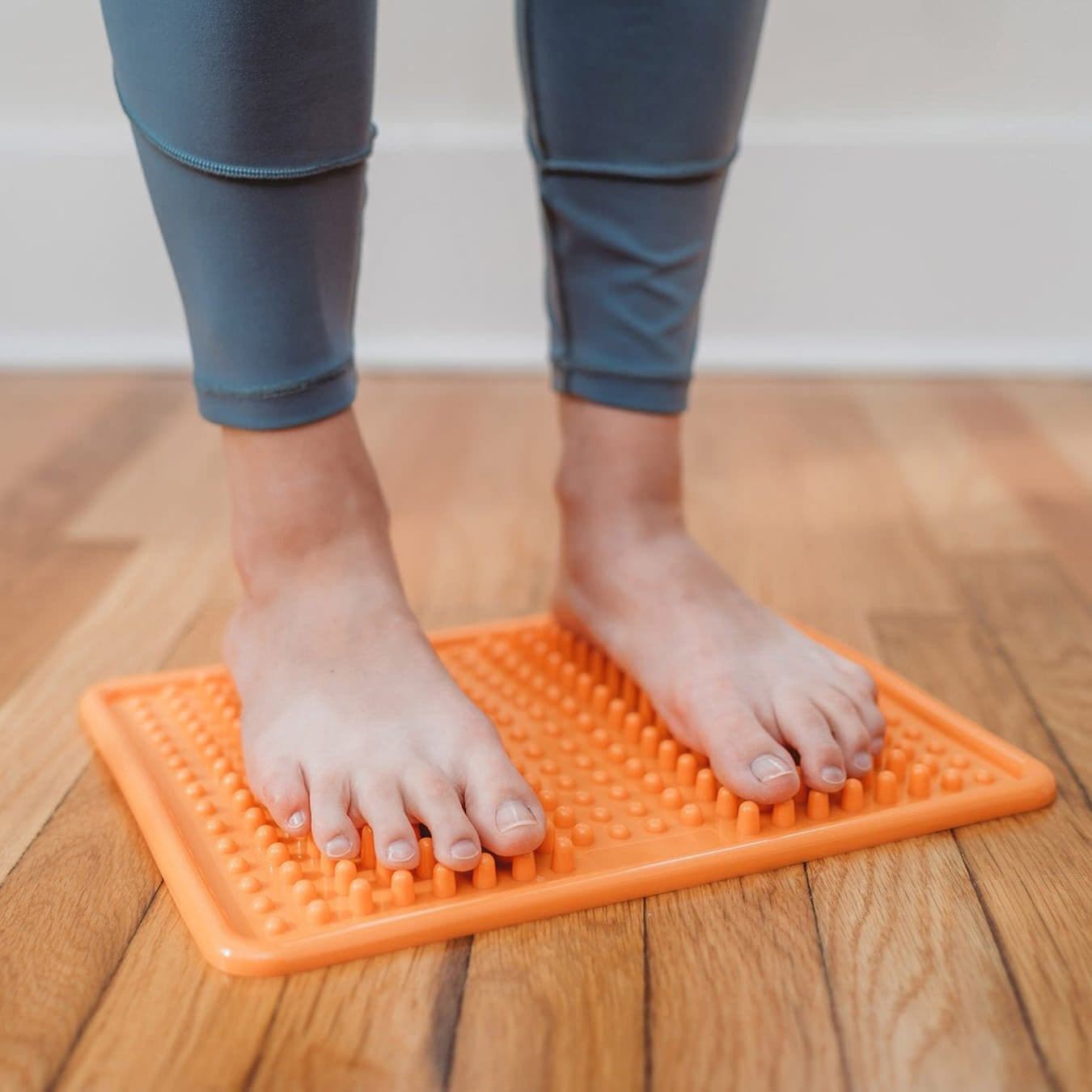 Acutens Kanjo Acupressure Foot Pain Relief Mat, Orange - Image 4