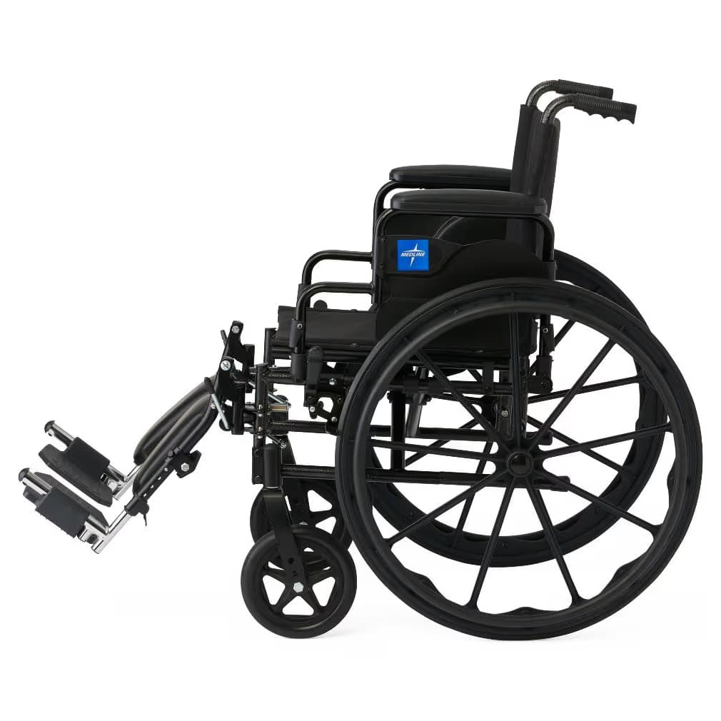 Medline Guardian K4 Lightweight Manual Wheelchair - Image 2