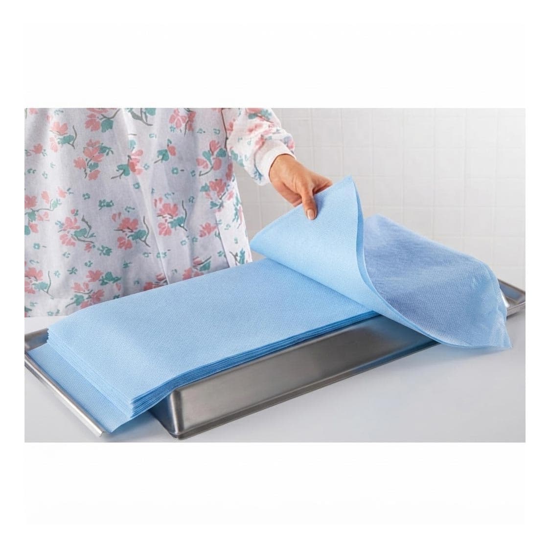 Halyard Sequential Sterilization Wrap, H200, Regular, 40" x 40" - Case of 250 - Image 1