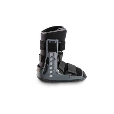 MaxTrax 2.0 Walker Boot Black D-Ring, Male 3-1/2 to 7-1/2, Female 4-1/2 to 8-1/2, Small - Each - Image 1