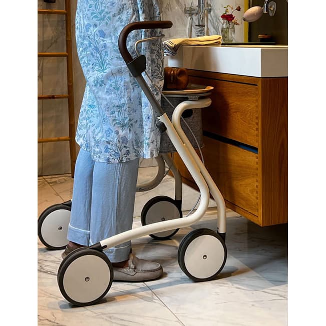 ByACRE Scandinavian Butler Rollator - Image 3