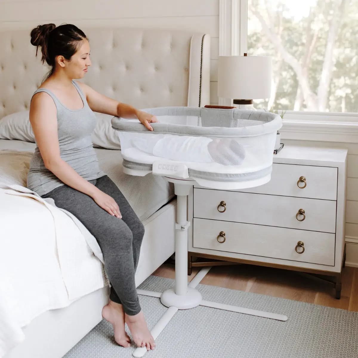 BassiNest Luxe Series Vibrating Bassinet - Image 6