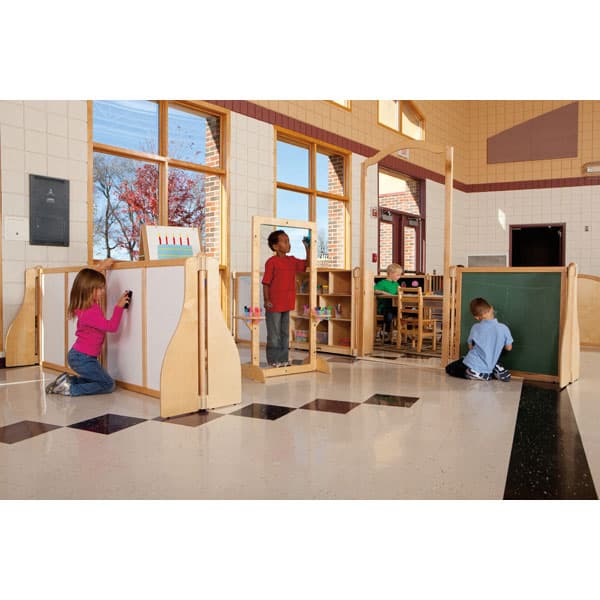 Jonti-Craft See-Thru easel - Image 5