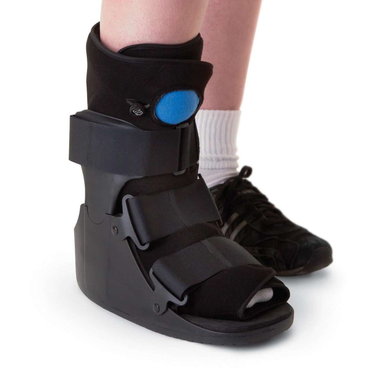 Medline Deluxe Pneumatic Ankle Walker, Short, Extra Small - Image 1