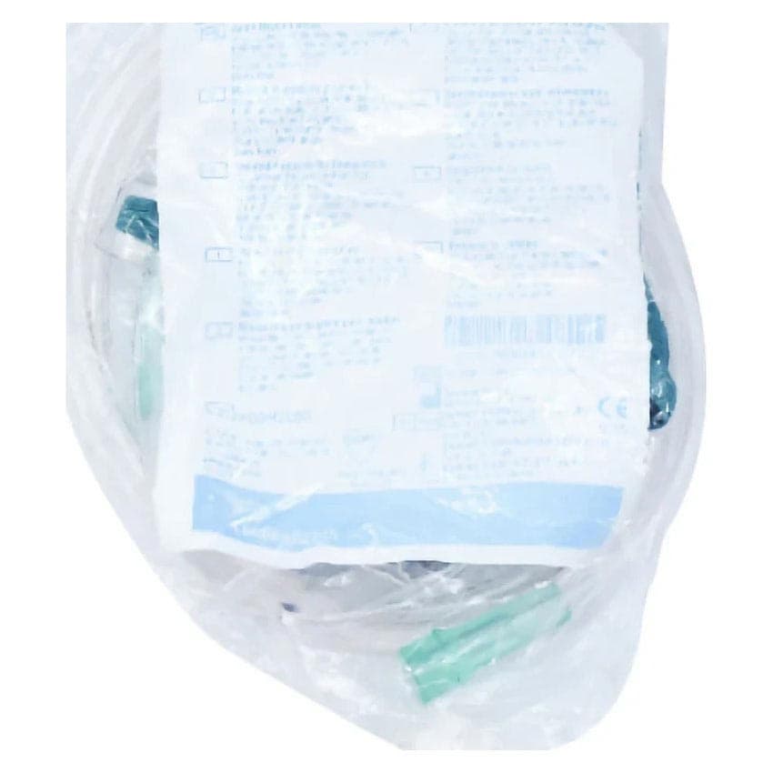 Vyaire Adult Rebreather O₂ Vinyl Mask with 7-Foot Tubing - Image 1