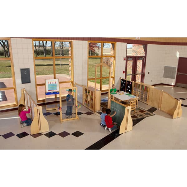 Jonti-Craft See-Thru easel - Image 4