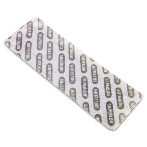 Silverlon Antimicrobial Film Top Island Dressing, 4" x 12" - Box of 5 - Image 1